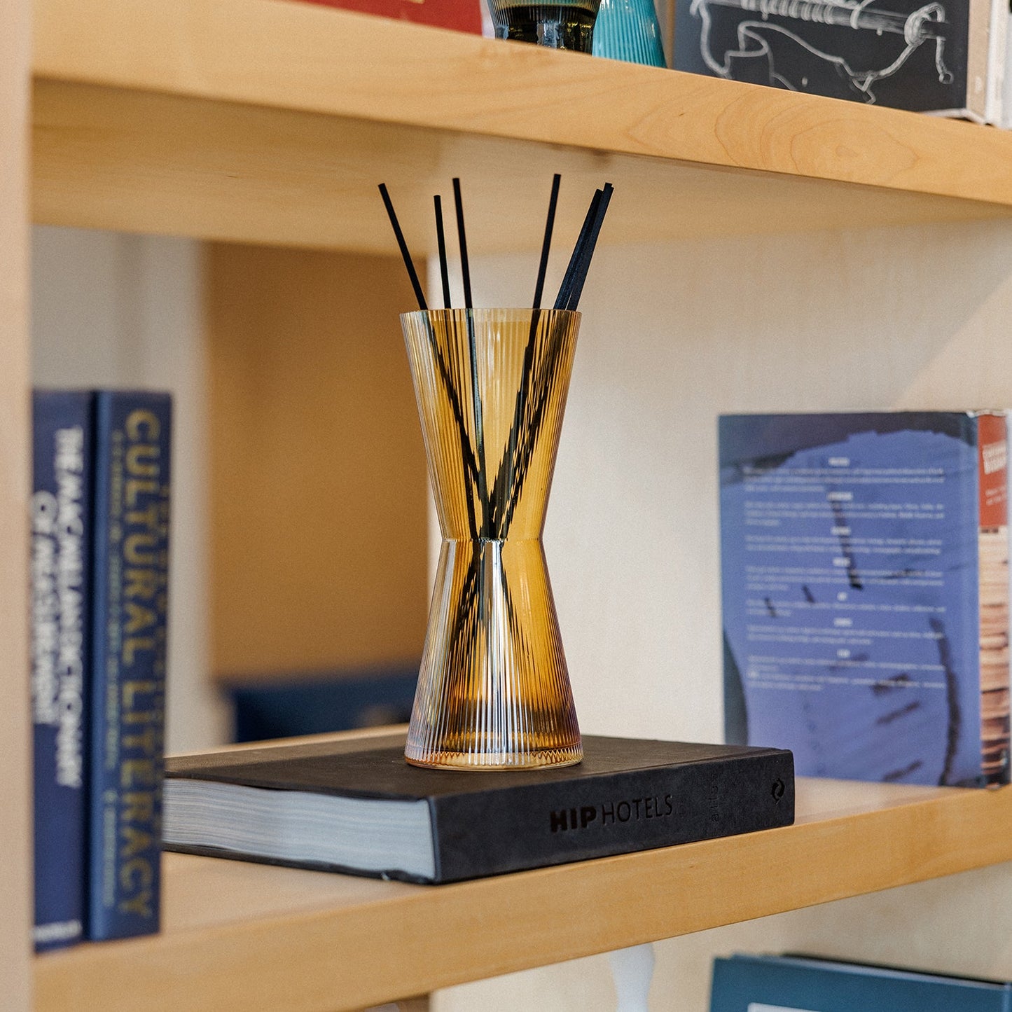 AIZ Reed Diffuser in Cedar & Black Cherry by OZAIZ