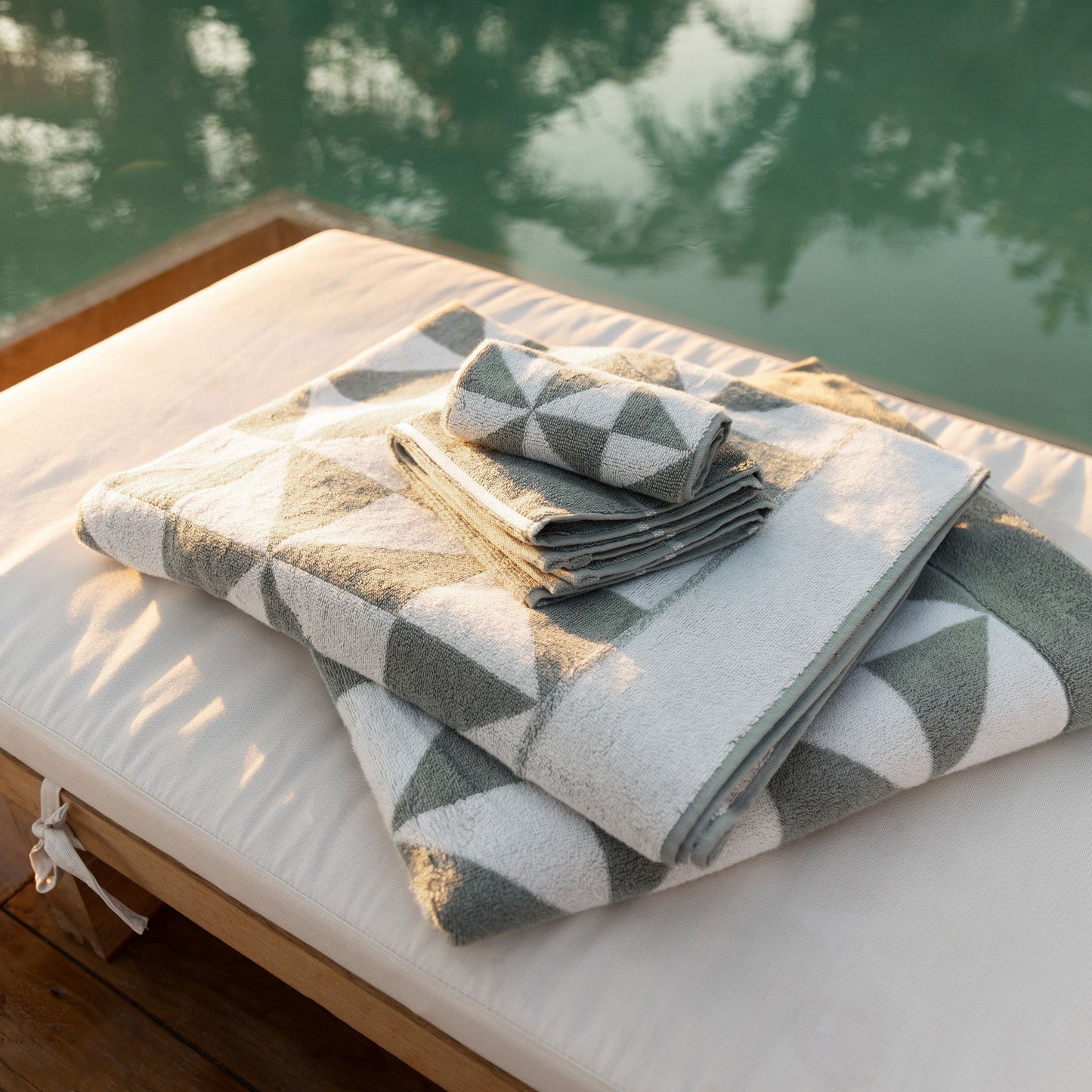 Umbra Australian Cotton Towel Collection – 600 GSM | Italic