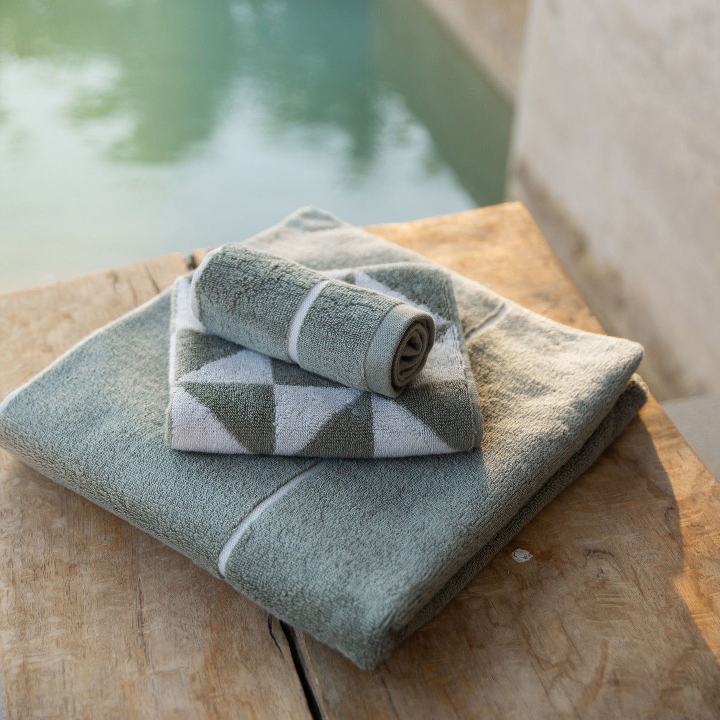 Umbra Australian Cotton Towel Collection – 600 GSM | Italic